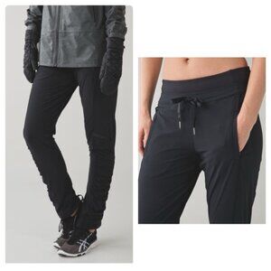 Lululemon Black Runderful Pants size 8